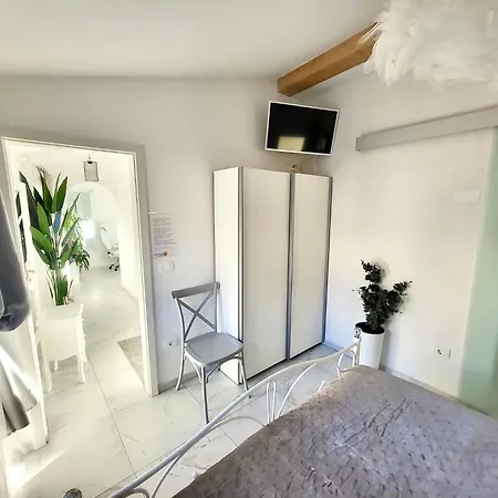 Radini With A Private Heated Saltwater Pool And Private Parking Brtonigla