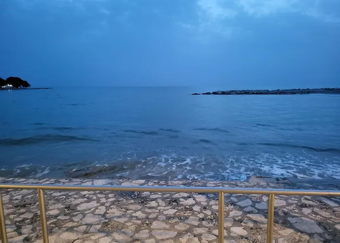 Radini With A Private Heated Saltwater Pool And Private Parking *