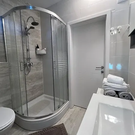 Radini With A Private Heated Saltwater Pool And Private Parking Brtonigla