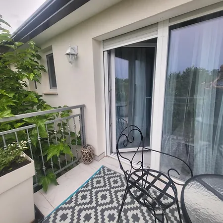 别墅 Radini With A Private Heated Saltwater Pool And Private Parking *