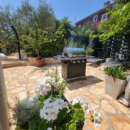 Radini With A Private Heated Saltwater Pool And Private Parking * بروتونيغلا