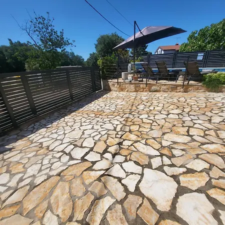 Vila Radini With A Private Heated Saltwater Pool And Private Parking Brtonigla