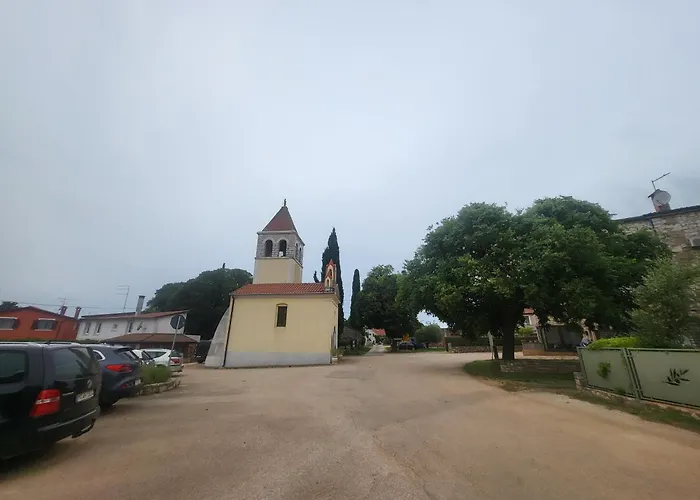 Radini With A Private Heated Saltwater Pool And Private Parking Vila Brtonigla